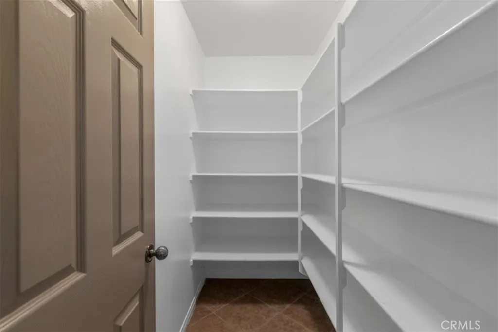 693 John Drive, Corona, California 92879 home-pic-16